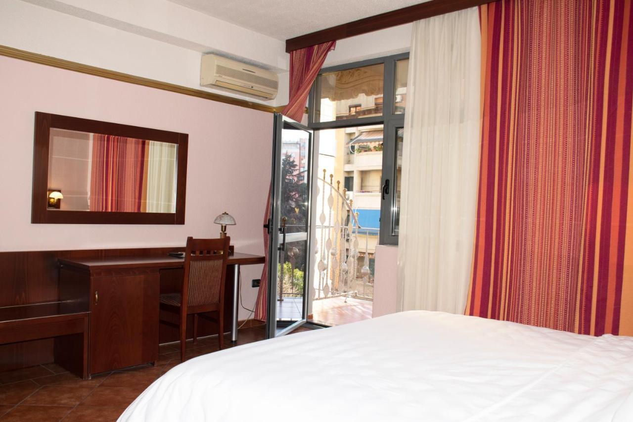 Hotel Elysee Tirana Exterior photo